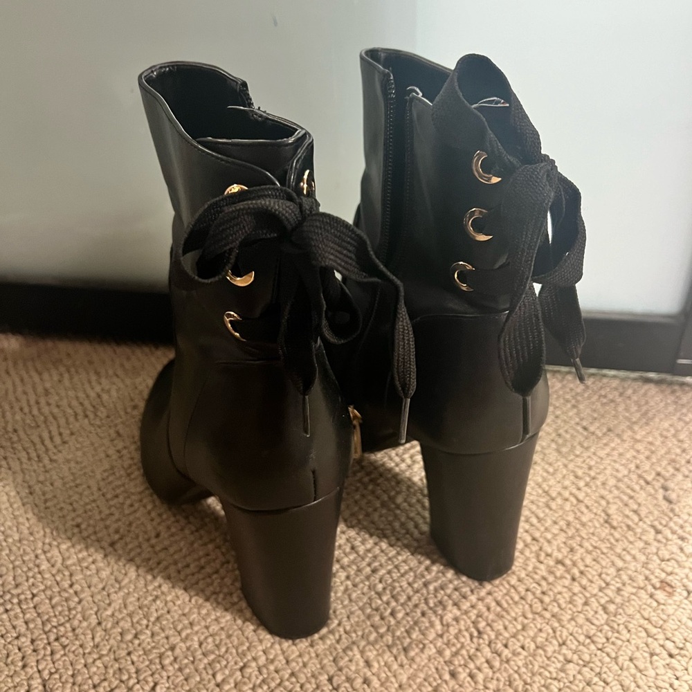 Tommy Hilfiger Black leather heeled boots, 8.5